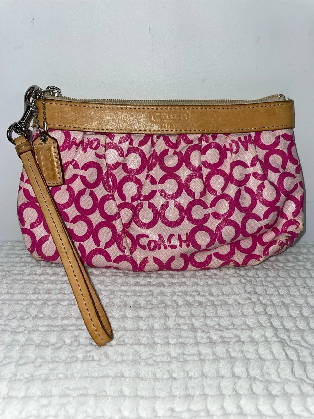 COACH PINK SIGNATURE WRISTLET FTL-07-040